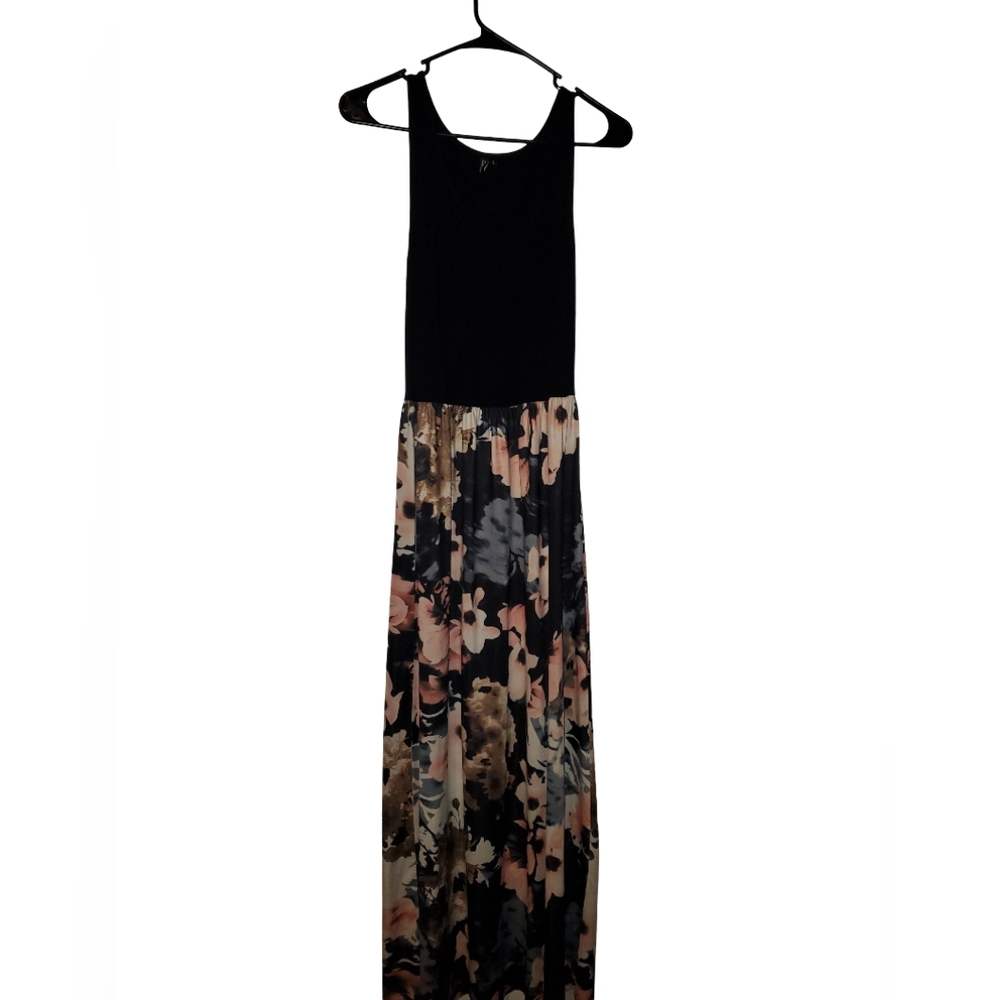 Chic Black and Floral Maxi Dress